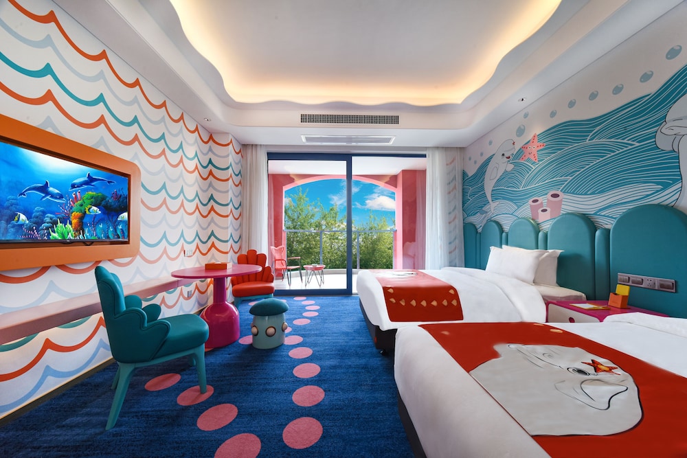 Dolphin Bay Hotel 7/38
