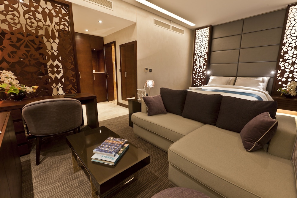 Zubarah Hotel 24/38