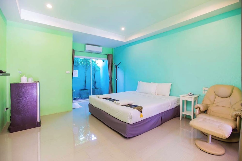 Baan Phing Phu Praew 14/70