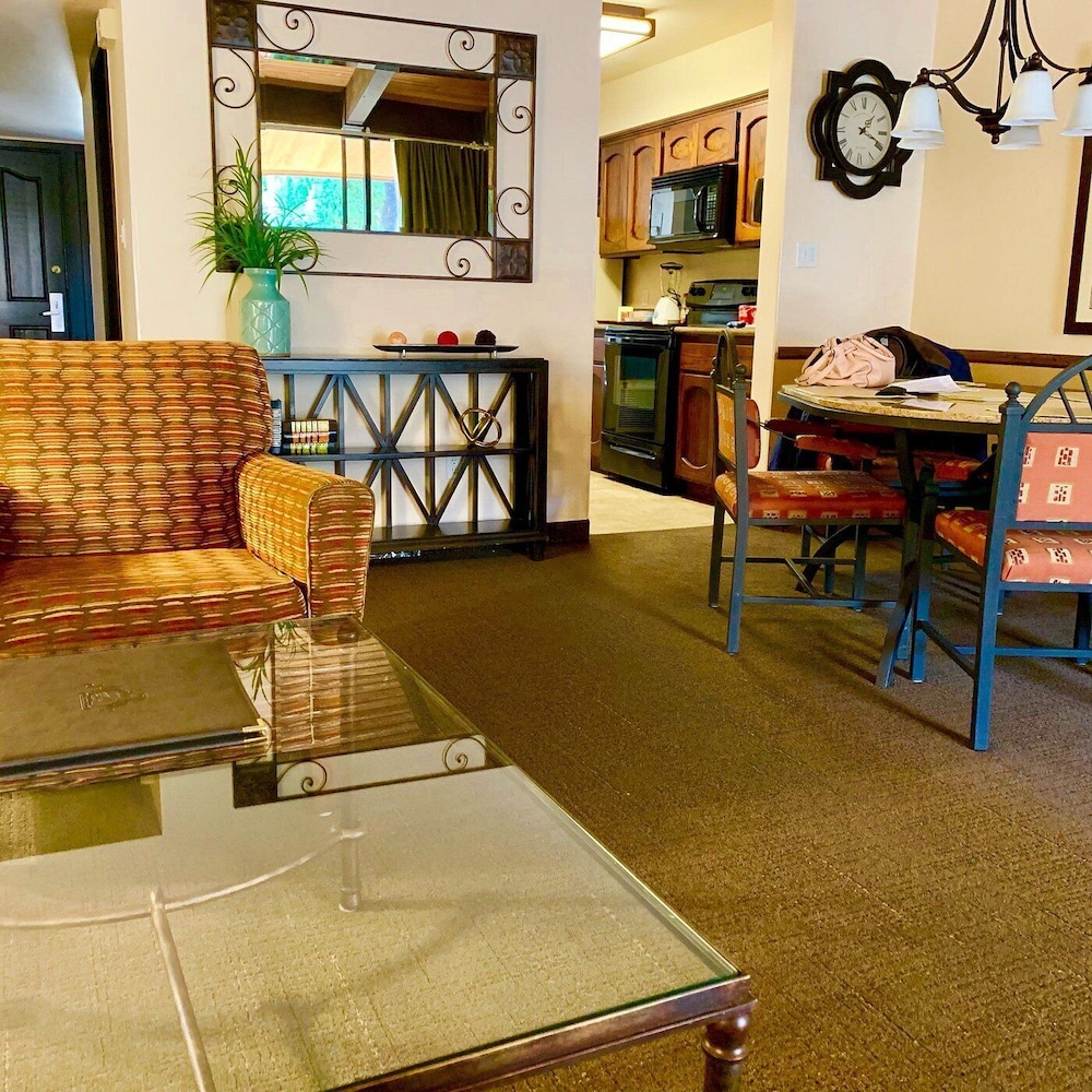Arroyo Roble Resort 10/15