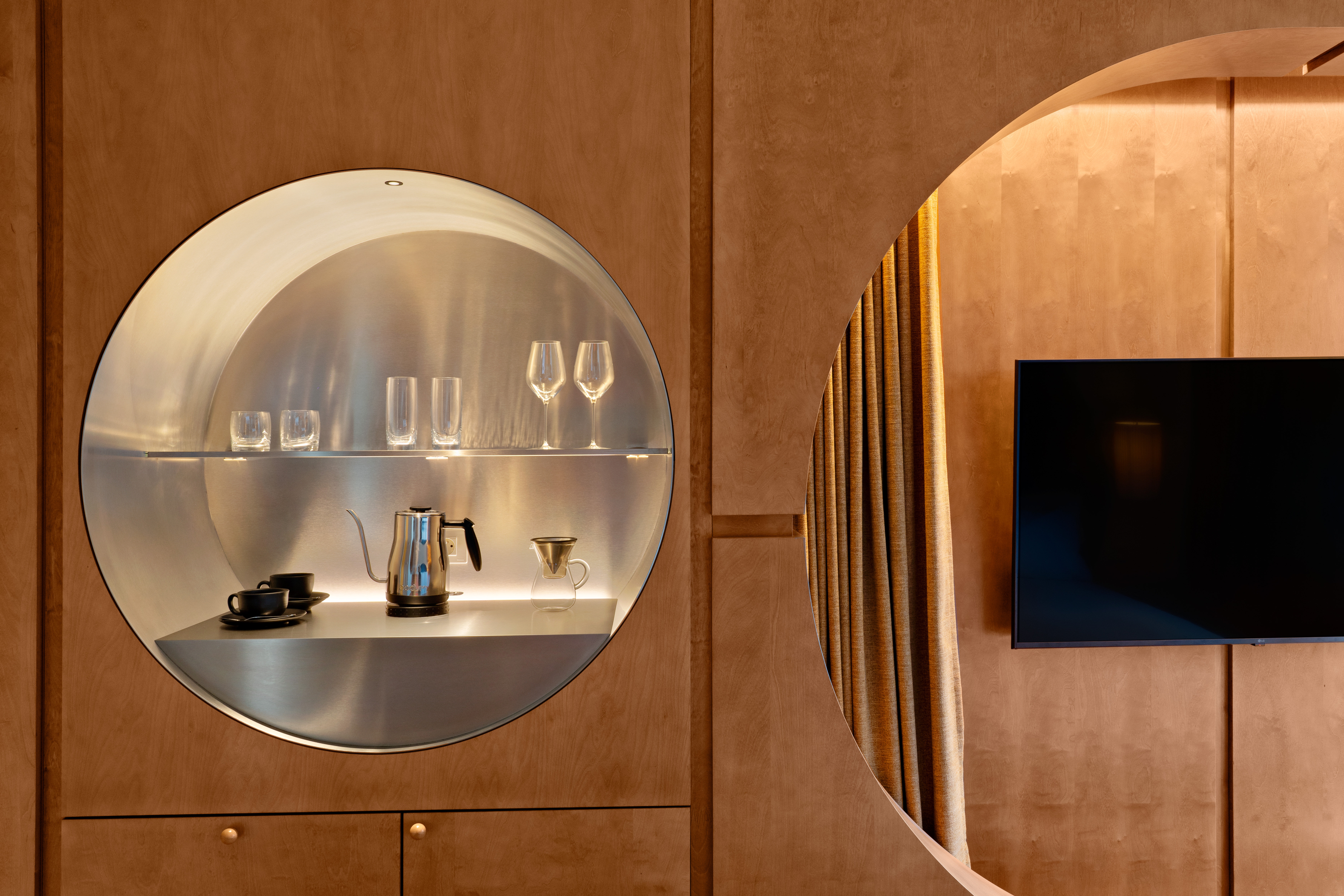 The Standard, Brussels 27/53