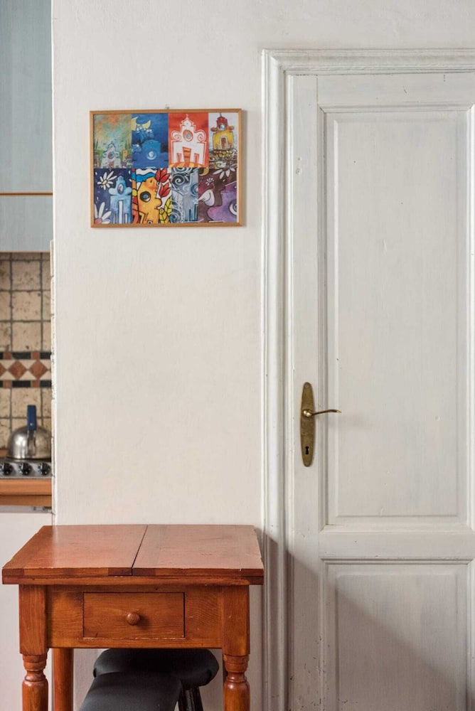Mini Studio in the Heart of Florence 3/24