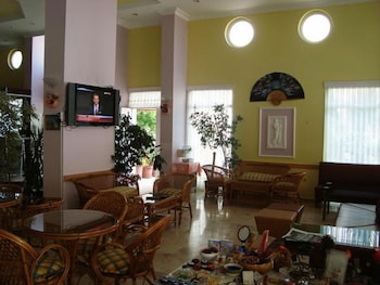 Golden Moon Apart Hotel 43/64
