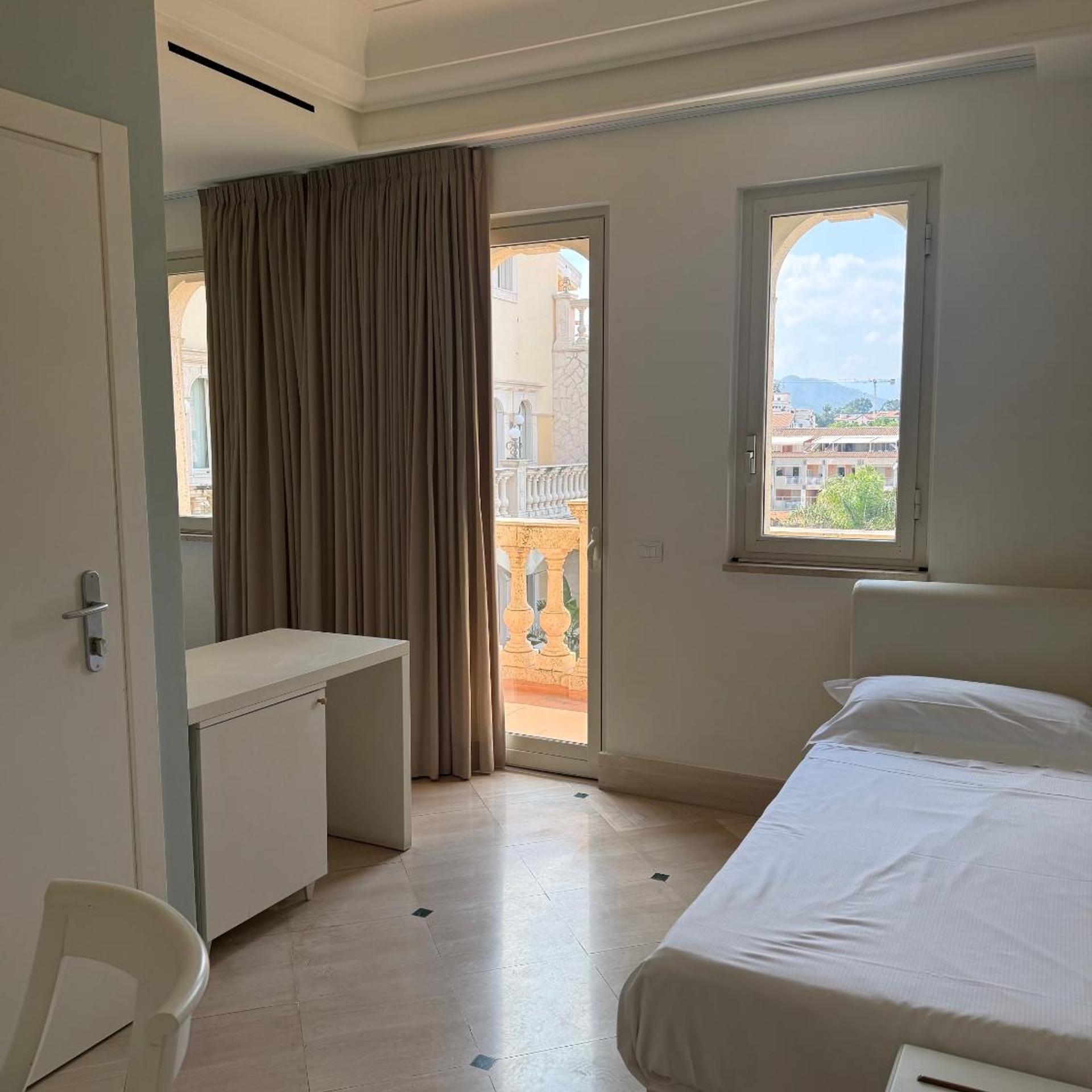 Room, Twin Beds