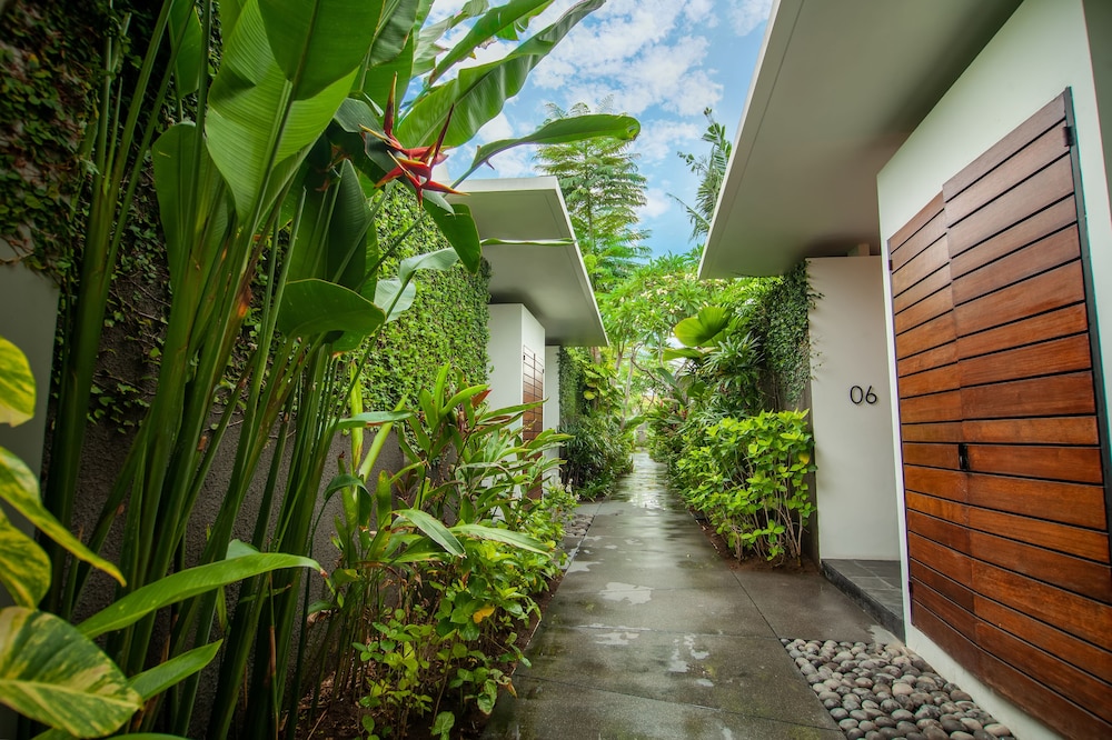 Abia Villa Legian 43/48