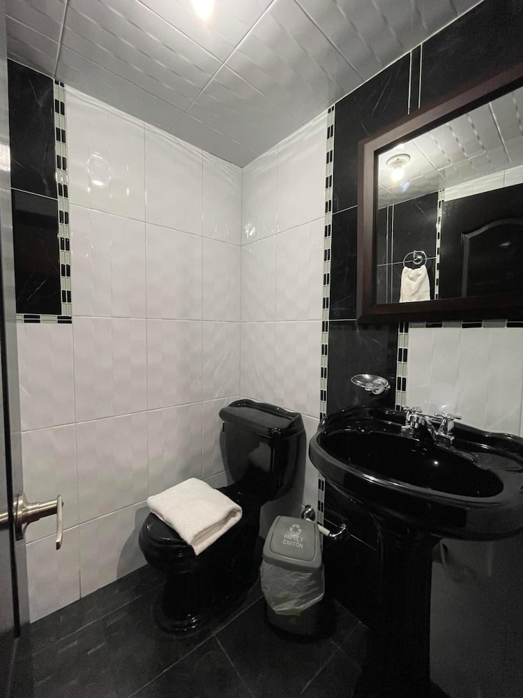 Hotel Ejecutivo Embajada 19/19