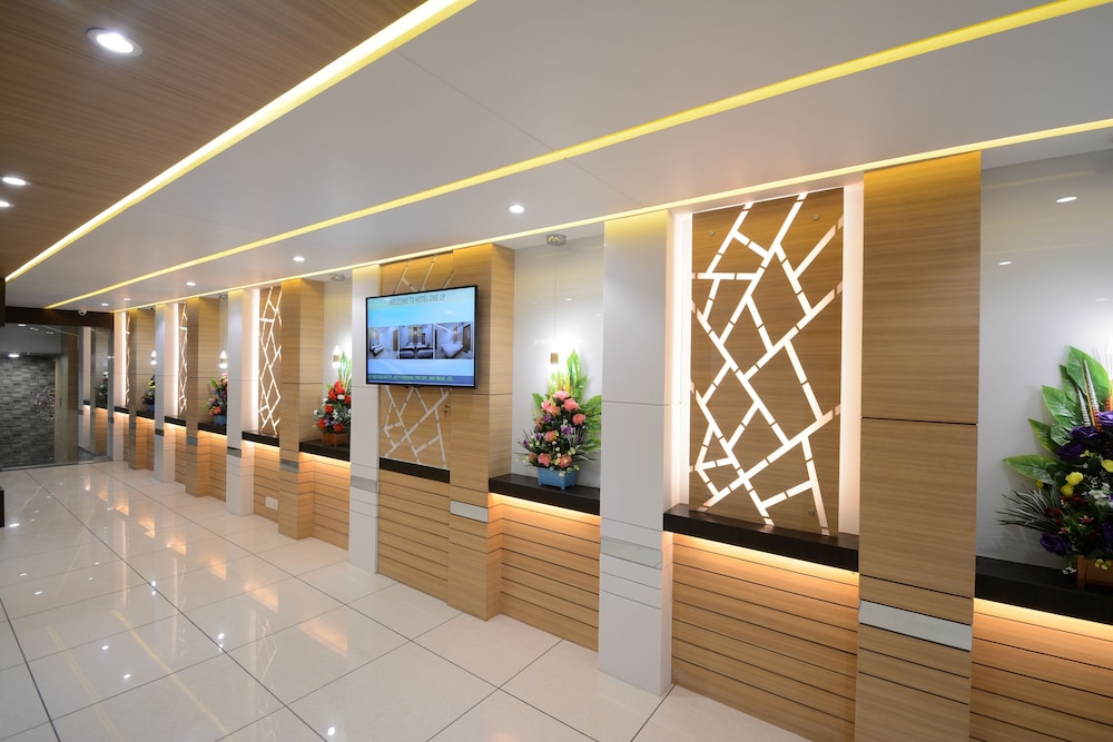 HOTEL ONE UP 14/69