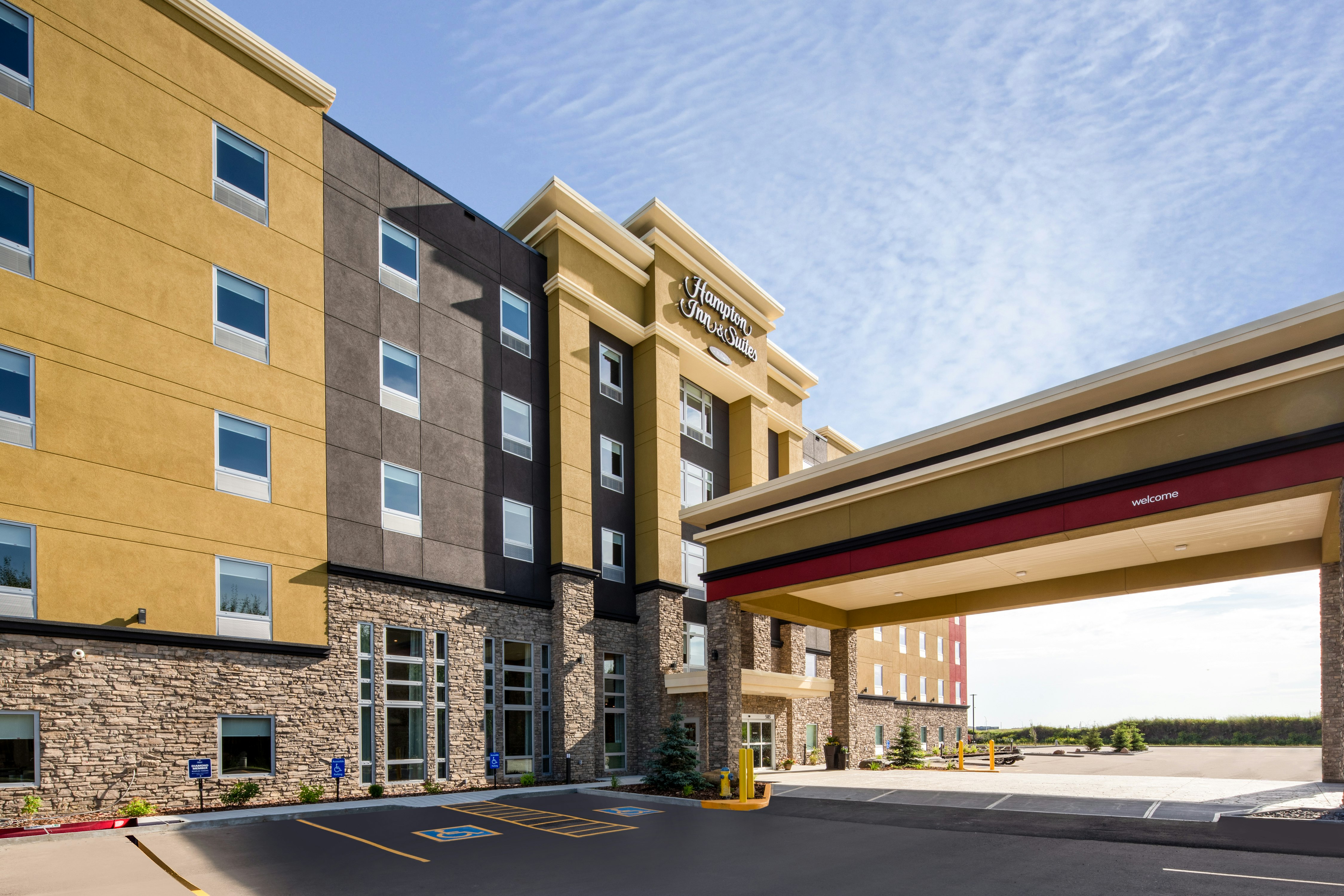 Hampton Inn and Suites Edmonton St. Albert, AB 20/24