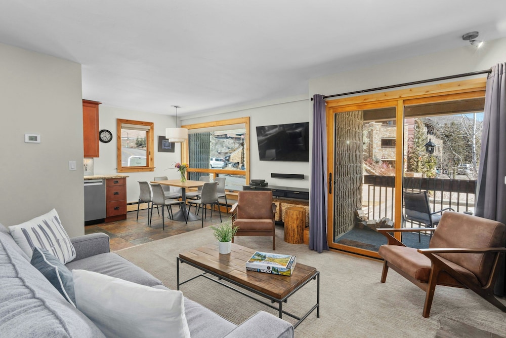 Vail 21 Condominiums 41/60
