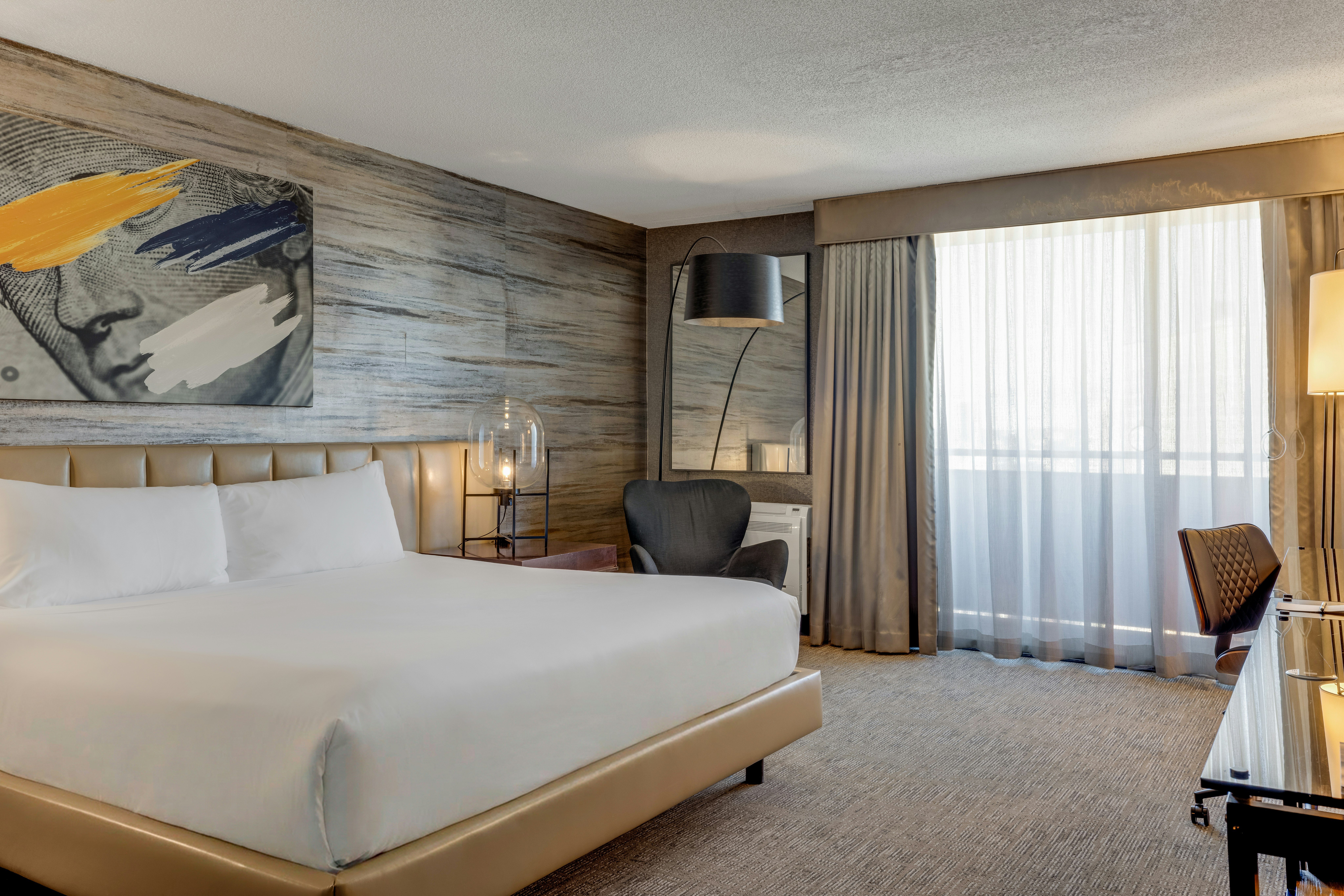 LOFT, SUITE, 2 BATHROOMS