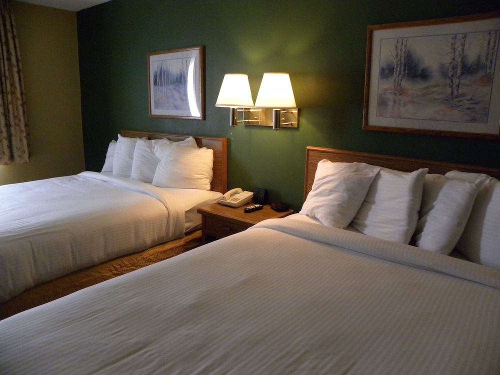 New Victorian Inn and Suites 24/43