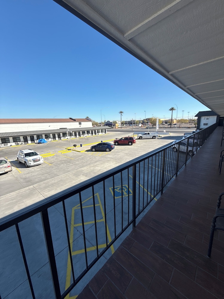 Rawls Motel Near Phoenix Airport 31/50