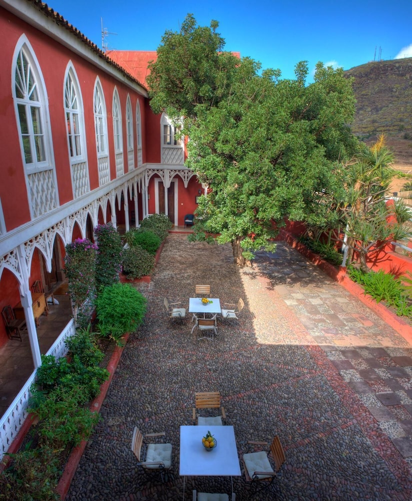 Hotel Rural Las Longueras 48/57