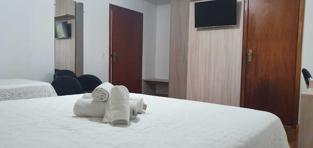 CRISTAL EXECUTIVE HOTEL 5/26