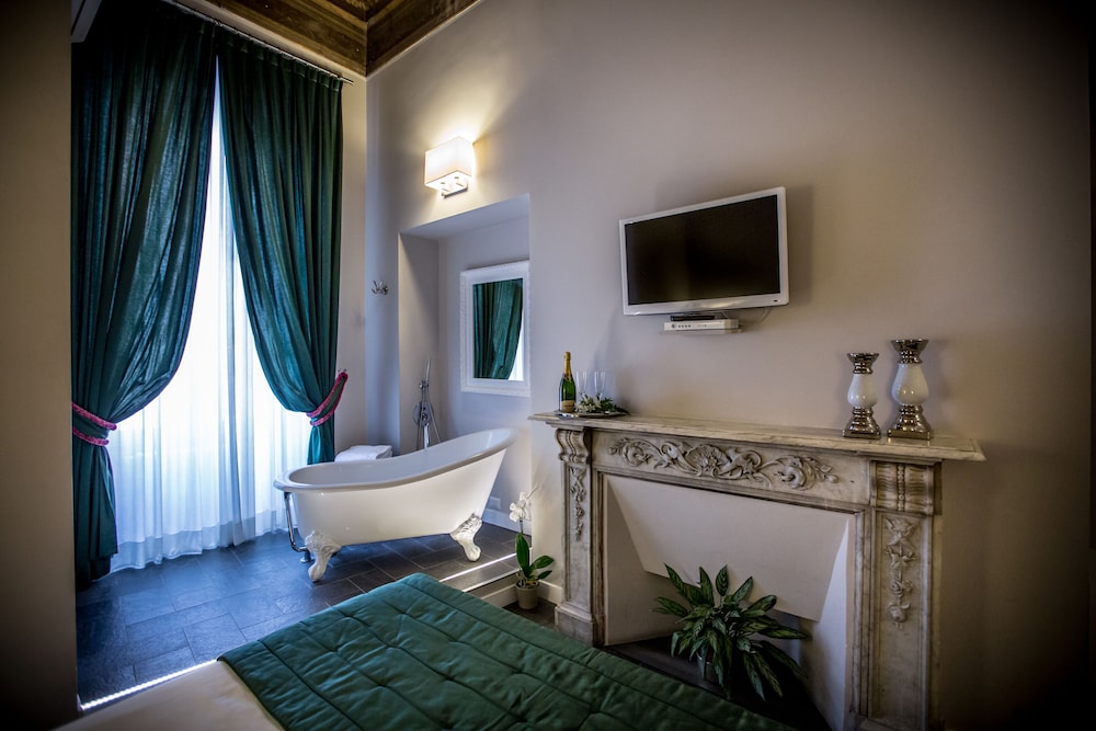 Chic Town Luxury Rooms 46/69