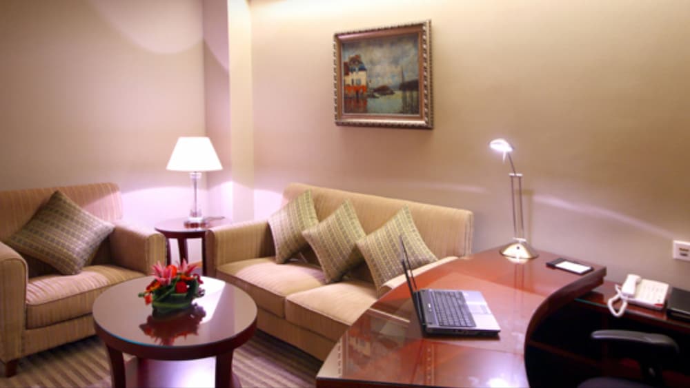 Hotel Paris Pan-Island 7/22