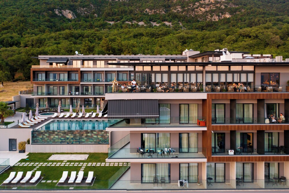 Royal Blue Resort & Residences 1/50