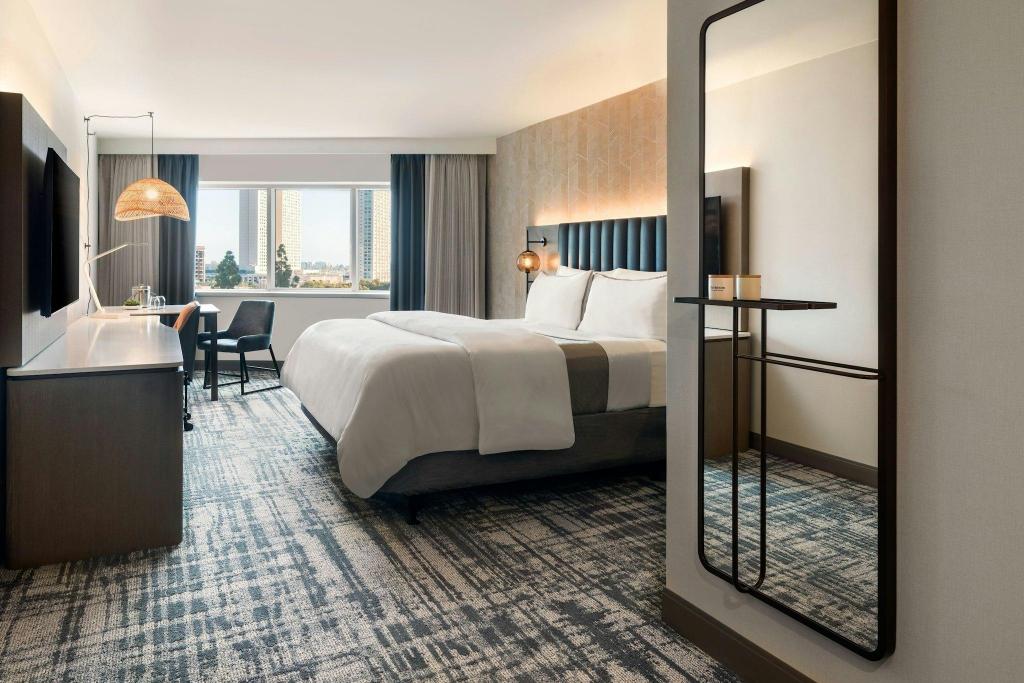 Renovated, Guest Room, Queen Bed