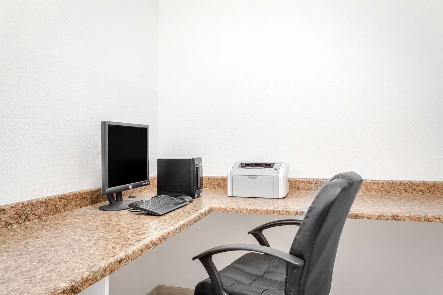 Super 8 by Wyndham Price 25/29