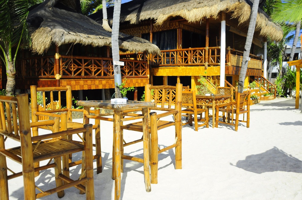 The Coral Blue Oriental Beach Villas And Suites 9/65