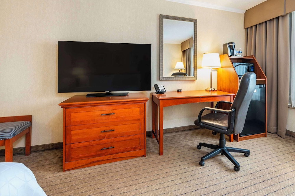 Allure Hotel & Conference Centre 40/50