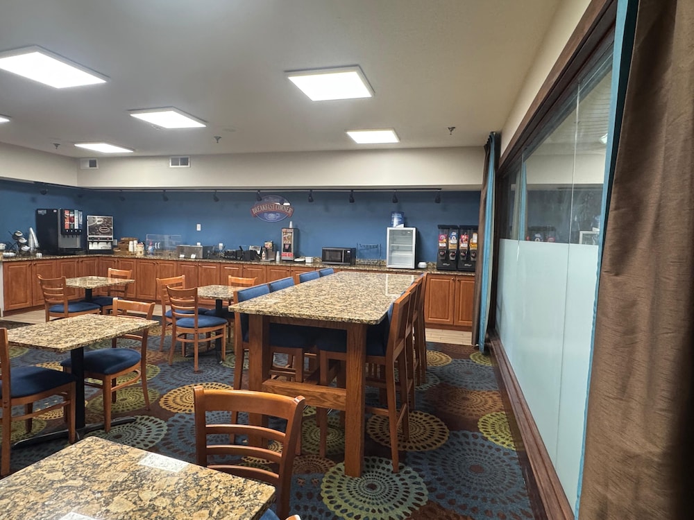 Baymont by Wyndham Mishawaka South Bend Area 40/49