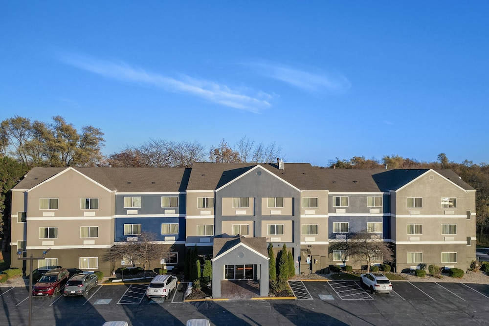 SureStay by Best Western Mount Pleasant Racine 53/61