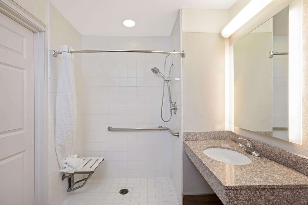 La Quinta Inn & Suites by Wyndham Modesto Salida 18/46