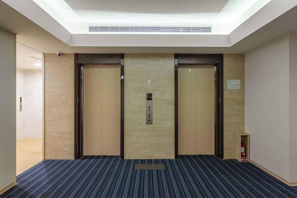 F Hotel Luzhou Taipei 25/47