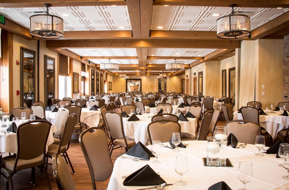 Ironworks Hotel 39/48