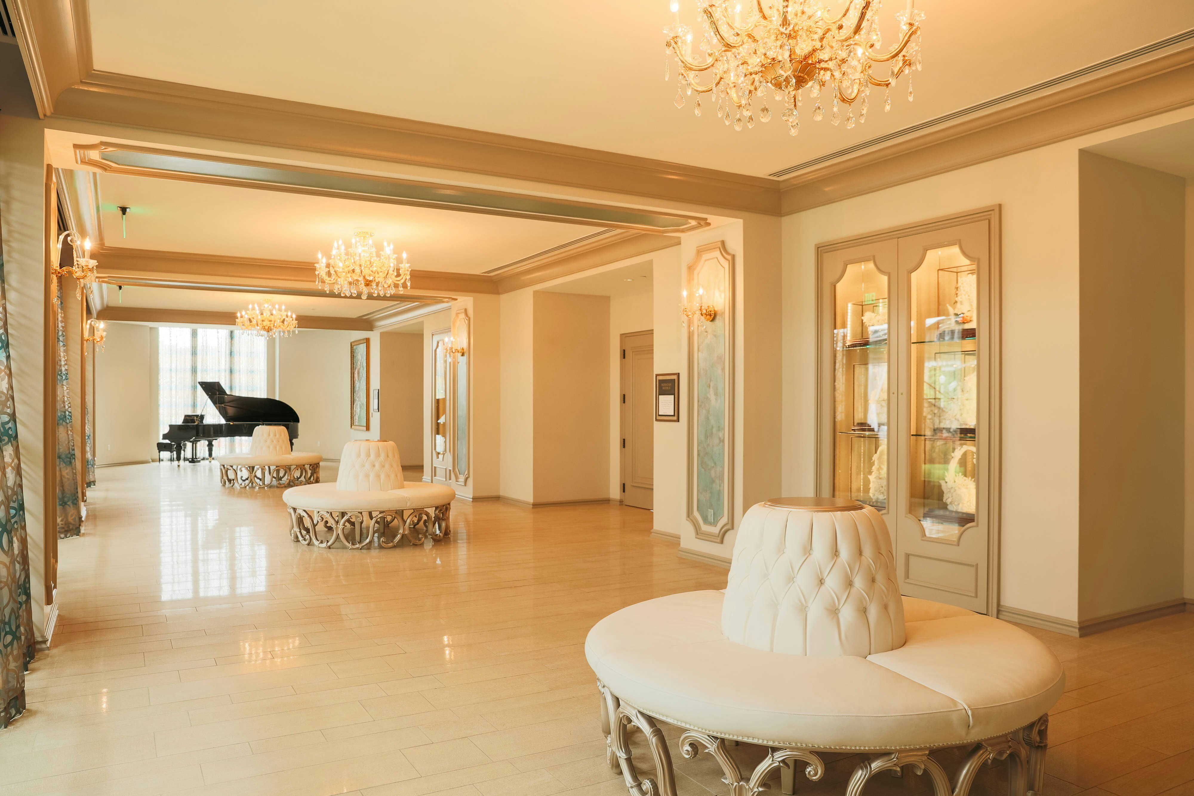 Grand Bohemian Hotel Mountain Brook Autograph Collection 3/32