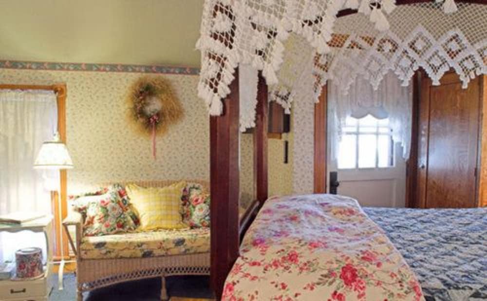 White Lace Inn 19/50