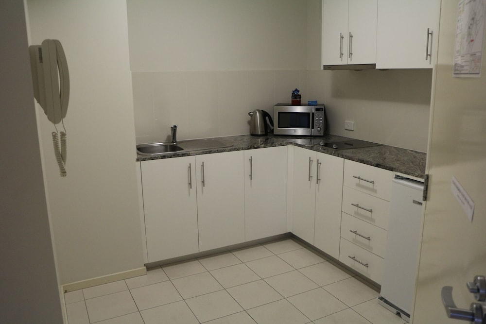 SCARBOROUGH BEACH RESORT 37/72