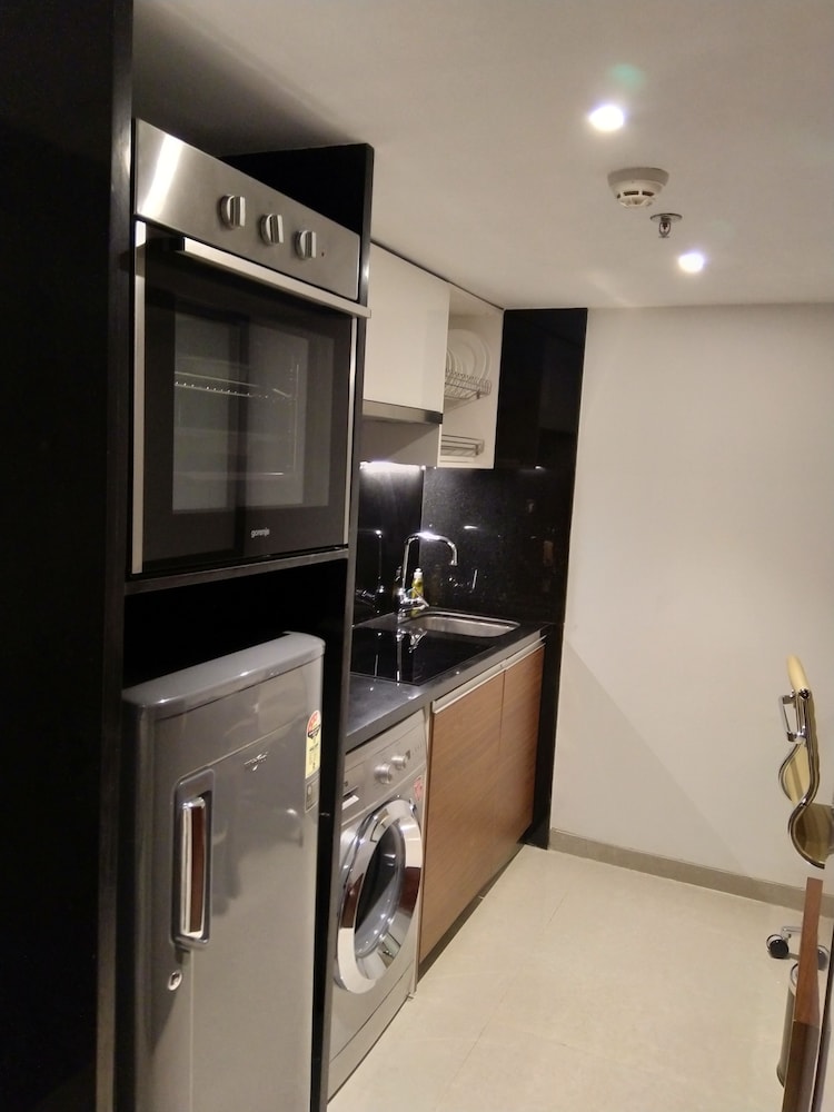 Ramee Hometel 6/50