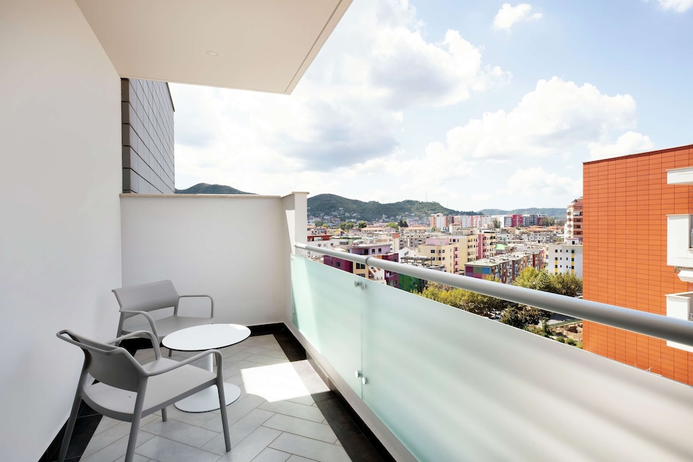 Hilton Garden Inn Tirana 79/81