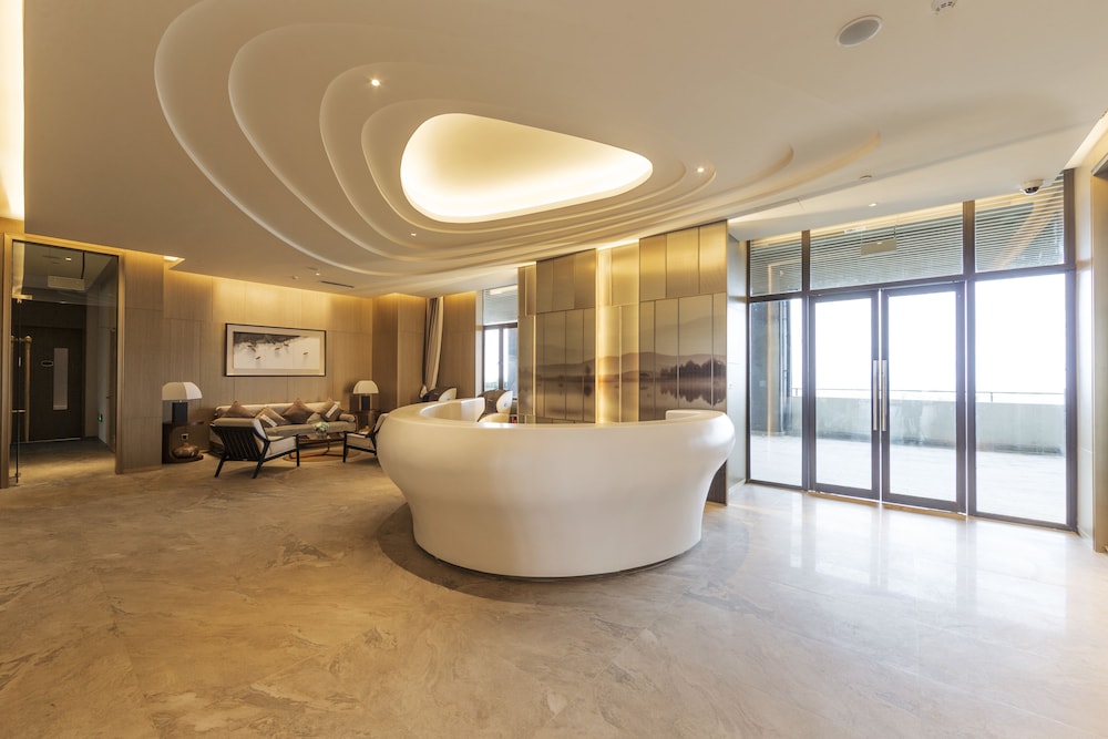 Fengyue Hotel 2/47