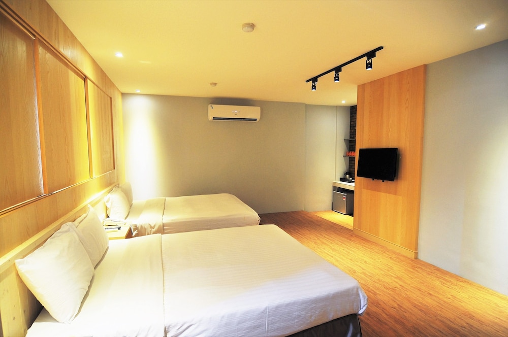 Martin Wales Hotel Kenting 18/69