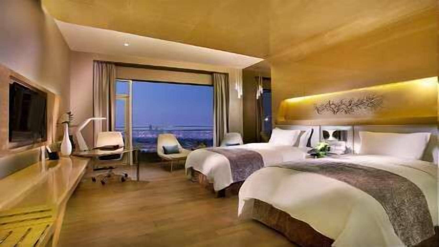 Deluxe, Twin Beds, Bay View