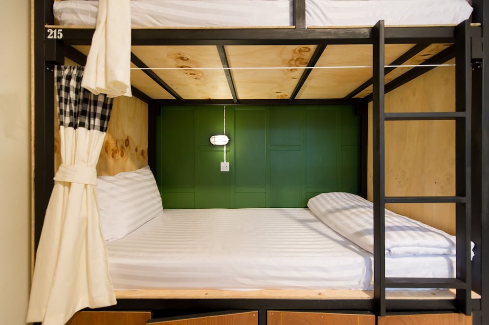 The Neighbors Hostel - Adults Only 7/36