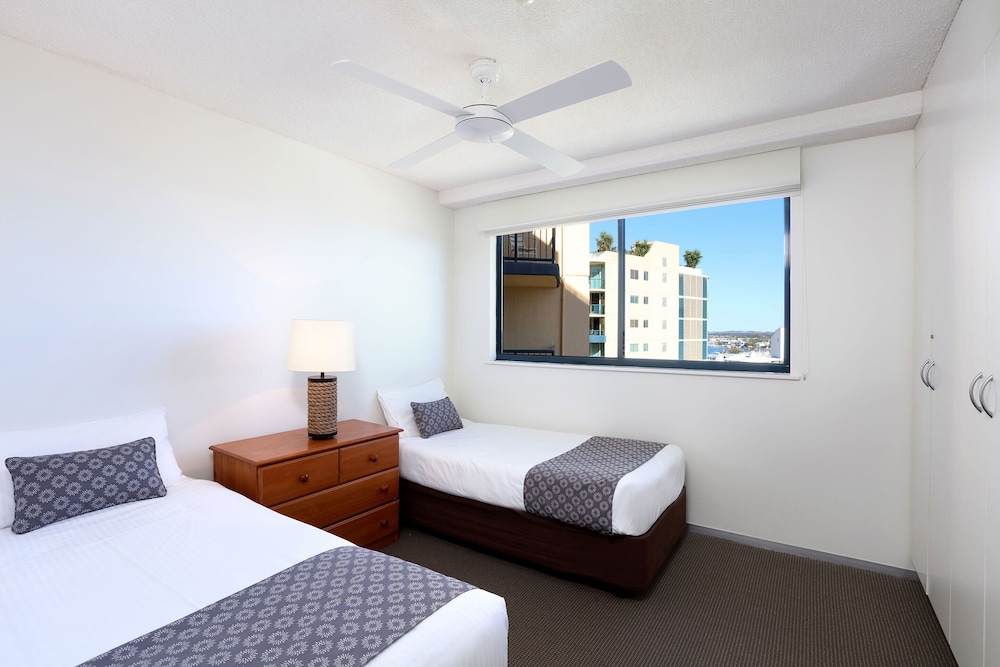 PENINSULAR BEACHFRONT RESORT 20/69