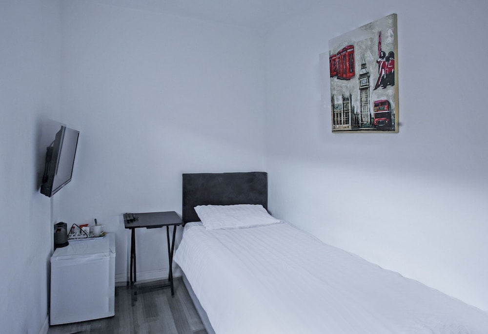 OYO Hathern Hotel 24/60
