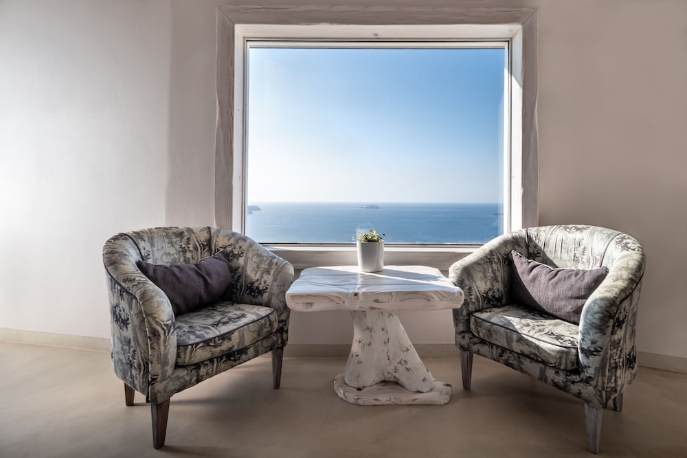 ATHERMI SUITES 52/74