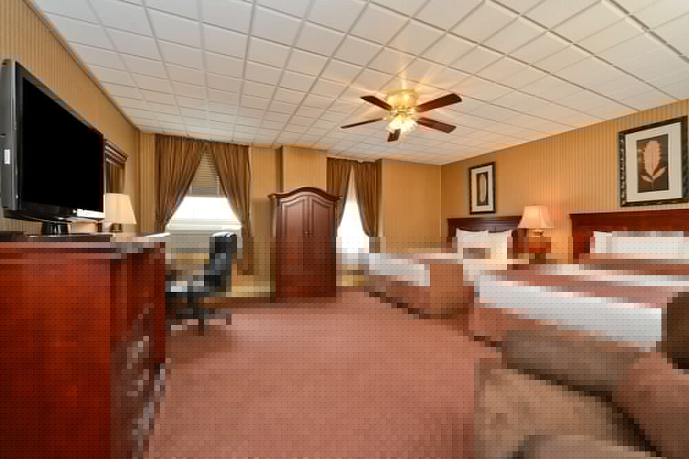 Genetti Hotel SureStay Collection By Best Western 36/44