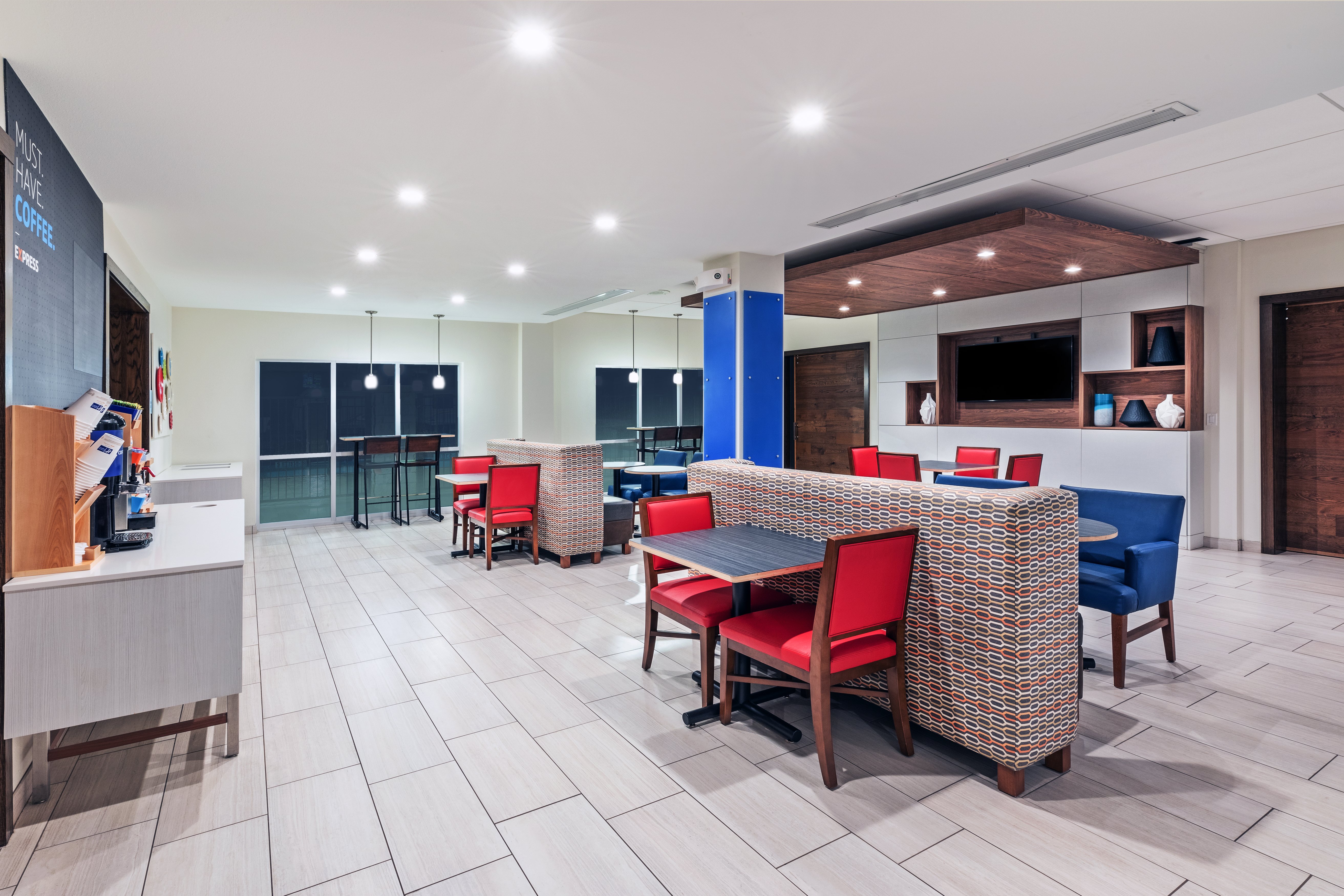 Holiday Inn Express Hotel & Suites Ozona 21/35