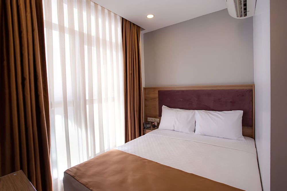 West Palace Hotel 19/50
