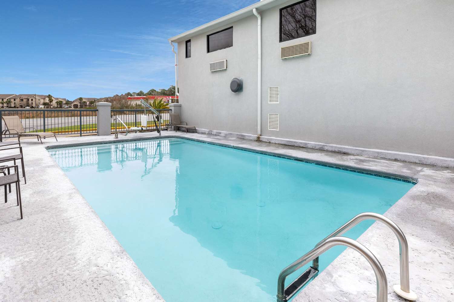 Baymont by Wyndham Biloxi Ocean Springs 42/60