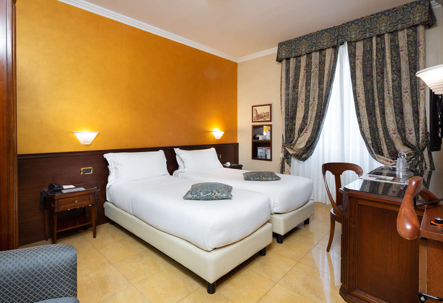 غرفة بسريرين منفصلين، UNA Hotels Galles Milan 4/7