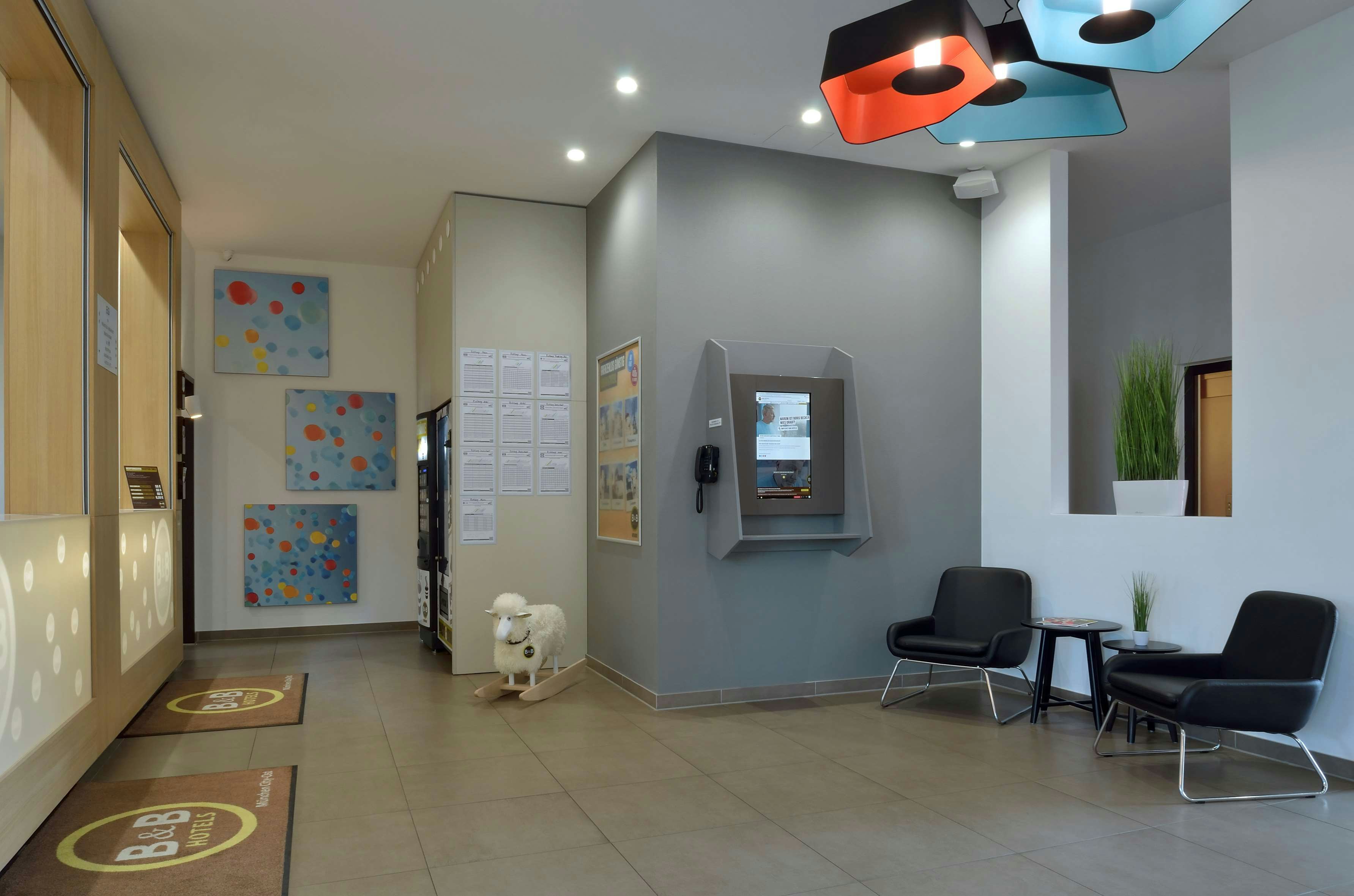 B&B Hotel Munchen City-Ost 12/25