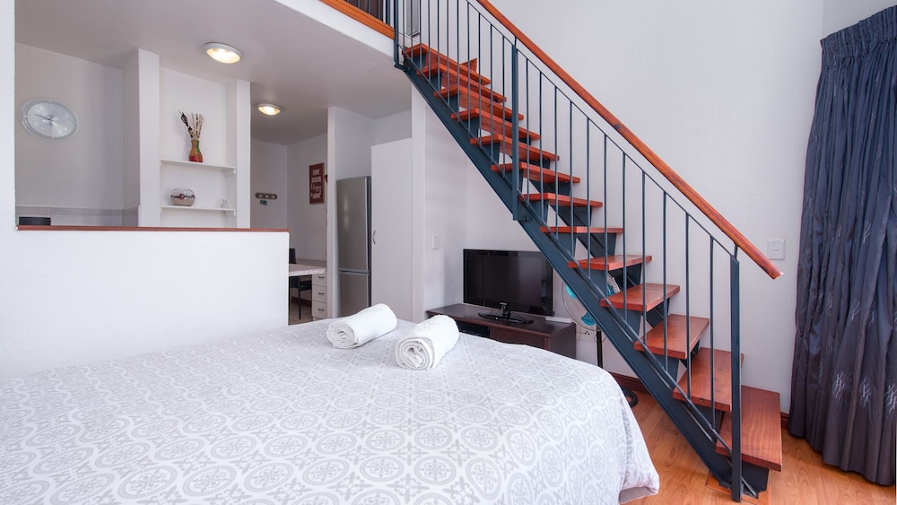 JoziStay Savannah Lodge Apartments - Honeydew 9/25
