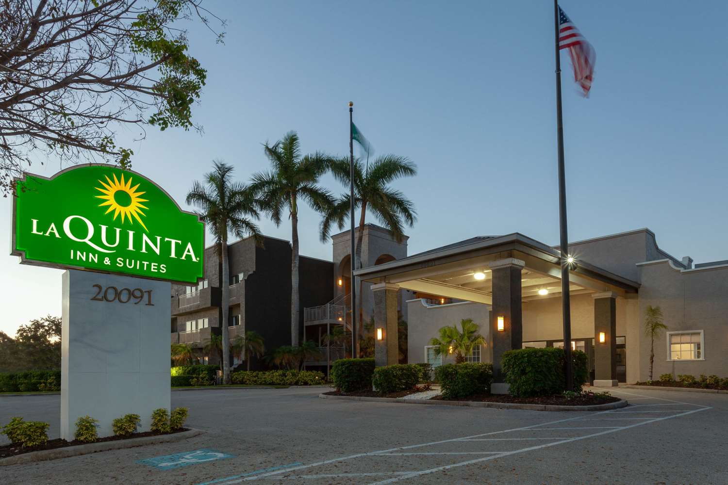 La Quinta Inn Suites By Wyndham Ft Myers Sanibel Gateway 6/58